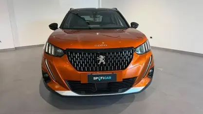 Usata Peugeot 2008 GT-line 131 CV (96 kW) 2020 Arancione SUV