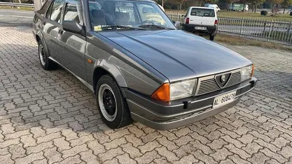 Usata Alfa Romeo 75 148 CV (108 kW) 1988 Berlina