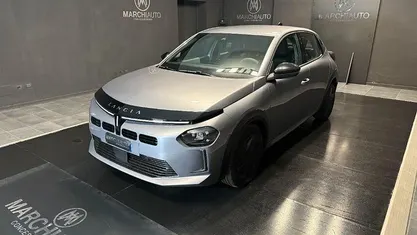 Usata Lancia Ypsilon 101 CV (74 kW) 2025 Utilitaria
