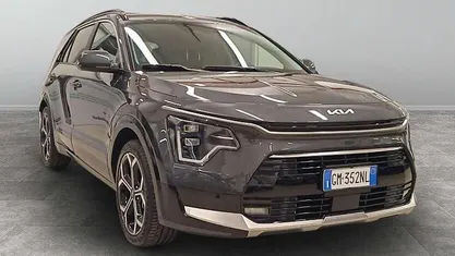 Grigio scuro Usata 2023 Kia Niro SUV | 24.900 € (Buon prezzo)