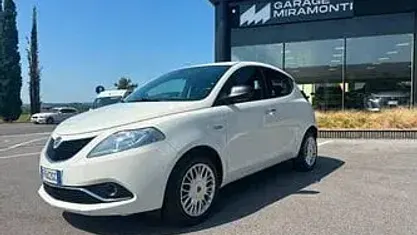 Usata Renault Clio V 90 CV (66 kW) 2019 Bianco Utilitaria