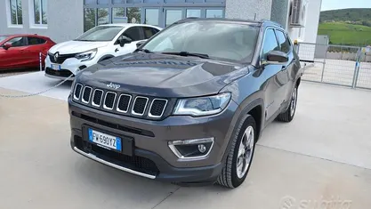 Begagnad Jeep Compass Longitude 120 HK (88 kW) 2019 Grå SUV