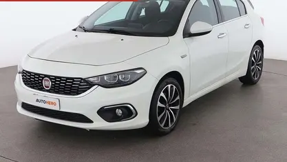 Usata 2017 Fiat Tipo Lounge Tre volumi | 9799 € (Buon prezzo)