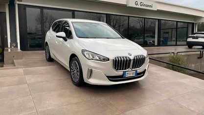 Usata BMW 218 Active Tourer Luxury Line 150 CV (110 kW) 2023 Bianco Monovolume