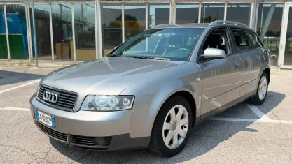 Usata Audi A4 130 CV (95 kW) 2004 Grigio Station wagon