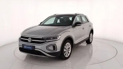 Usata VW T-Roc Style 116 CV (85 kW) 2025 Grigio metallizzato SUV