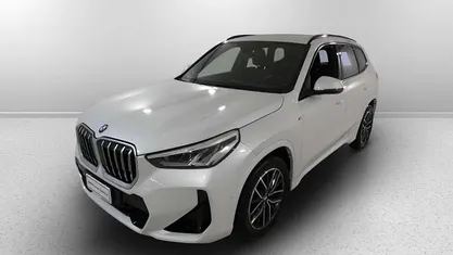 Mineral white metallizzato Usata 2024 BMW X1 Luxury Line SUV | 44.500 € (Buon prezzo)