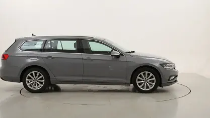 Usata VW Passat Business 122 CV (89 kW) 2023 Grigiogrigio Station wagon