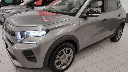 Usata Citroën C3 101 CV (74 kW) 2025 Grigio scuro Utilitaria
