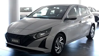 Usata Hyundai i20 84 CV (61 kW) 2024 Argento Utilitaria