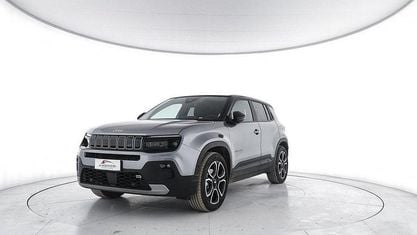 Usado Jeep Avenger EV 114 kW (156 CV) 2023 Gris SUV
