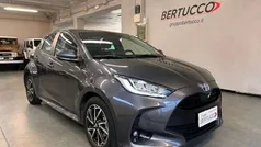 Grigio Usata 2022 Toyota Yaris Hybrid Trend Tre volumi | 17.200 € (Buon prezzo)