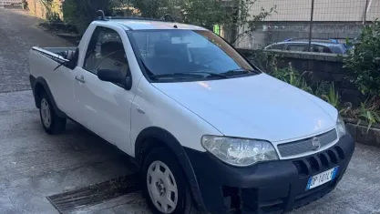 Usata Fiat Strada 84 CV (61 kW) 2008 Bianco Pick-up
