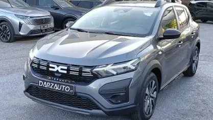 Nuova Dacia Sandero Essentiel 101 CV (74 kW) 2026 Grigio scisto metallizzato Berlina