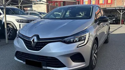 Usata 2023 Renault Clio V Equilibre Tre volumi | 13.990 € (Ottimo prezzo)