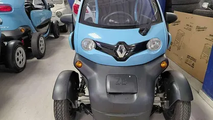 Usata Renault Twizy Urban 12 kW (17 CV) 2021 Utilitaria