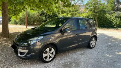Usata Renault Scénic III 131 CV (96 kW) 2012 Grigio Monovolume