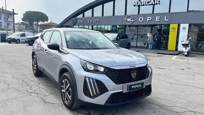 Usata Peugeot 2008 Active 102 CV (75 kW) 2024 SUV