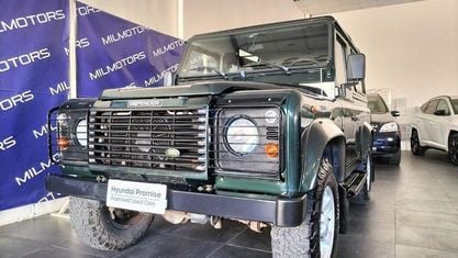 Gebraucht Land Rover Defender 122 PS (89 kW) 2003 Grün SUV