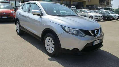 Argento Usata 2015 Nissan Qashqai Acenta SUV | 8500 € (Ottimo prezzo)