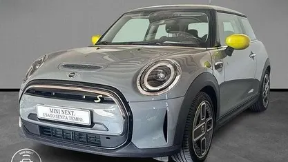 Usata Mini Cooper SE Classic 135 kW (184 CV) 2022 Grigio Utilitaria