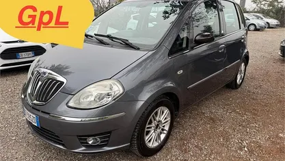 Usata Lancia Musa 77 CV (56 kW) 2009 Grigio Monovolume