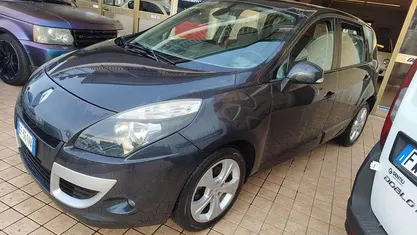 Grigio Usata 2011 Renault Scénic III Luxe Monovolume | 3800 € (Buon prezzo)