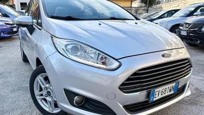 Grigio Usata 2014 Ford Fiesta Titanium Tre volumi | 4500 € (Ottimo prezzo)