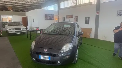 Usata Fiat Punto 75 CV (55 kW) 2015 Gray Utilitaria