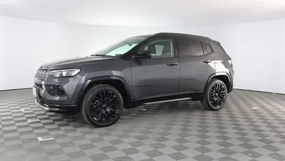 Usata Jeep Compass 131 CV (96 kW) 2024 Grigio / pastello SUV