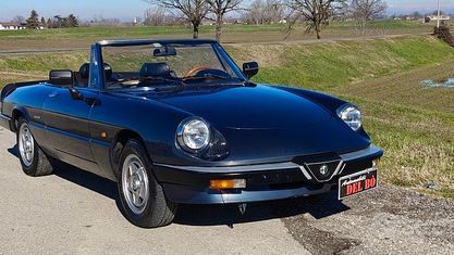 Usata Alfa Romeo Spider 109 CV (80 kW) 1989 Blu Cabrio