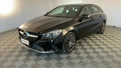 Usata Mercedes CLA180 Business 110 CV (80 kW) 2017 Nero Berlina