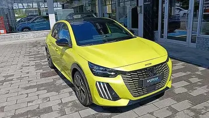 Usata 2023 Peugeot 208 Long Range Utilitaria | 25.500 € (Buon prezzo)