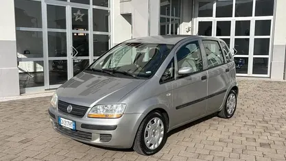 Usata Fiat Idea Emotion 69 CV (50 kW) 2005 Argento Monovolume