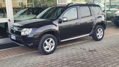 Usata 2012 Dacia Duster Lauréate SUV | 6400 € (Cara)