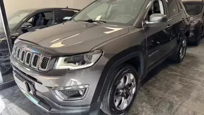 Käytetty Jeep Compass Limited 140 HP (102 kW) 2020 Harmaa Katumaasturi