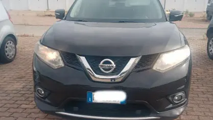 Usata Nissan X-Trail Tekna 131 CV (96 kW) 2016 Grigio SUV