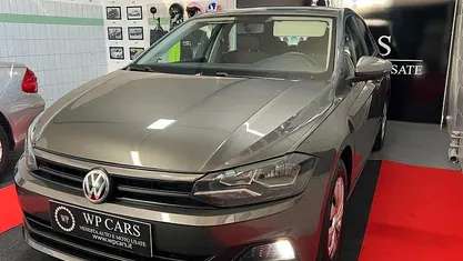 Grigio Usata 2018 VW Polo Comfortline Tre volumi | 9390 € (Ottimo prezzo)