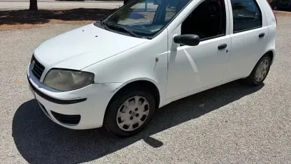 Usata Fiat Punto 60 CV (44 kW) 2004 Bianco Utilitaria
