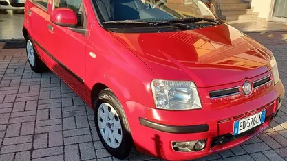 Rosso Usata 2010 Fiat Panda Tre volumi | 3490 € (Buon prezzo)