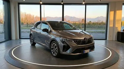 Usata 2025 Renault Clio V Techno Tre volumi | 17.200 € (Buon prezzo)