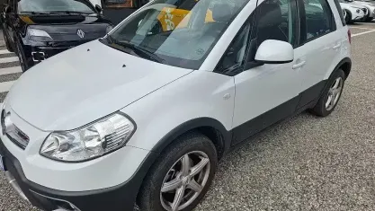 Usata Fiat Sedici Dynamic 135 CV (99 kW) 2010 Bianco pastello SUV