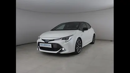 Bianco Usata 2021 Toyota Corolla Lounge Tre volumi | 19.800 € (Ottimo prezzo)
