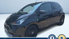 Nero metallizzato Usata 2021 Toyota Aygo X-play Due volumi | 12.200 € (Buon prezzo)