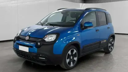 Usata Fiat Panda Cross Cross 70 CV (51 kW) 2025 Blu Utilitaria