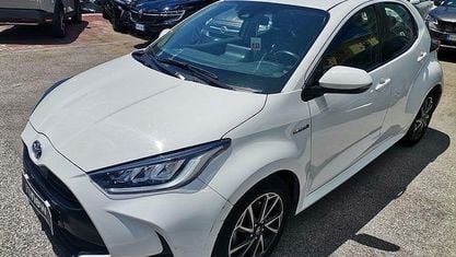 Usata Toyota Yaris Hybrid Trend 92 CV (67 kW) 2021 Bianco Berlina