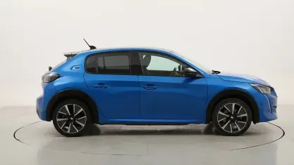 Begagnad Peugeot e-208 GT 56 kW (77 HK) 2021 Halvkombi