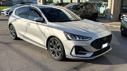 Usata Ford Focus ST-Line 116 CV (85 kW) 2024 Argento metallizzato Berlina