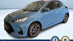 Bianco pastello Usata 2021 Toyota Yaris Hybrid Trend Tre volumi | 18.000 € (Buon prezzo)