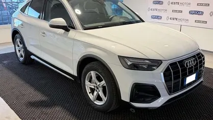 Bianco metallizzato Usata 2024 Audi Q5 Advanced Plus SUV | 44.900 € (Super prezzo)